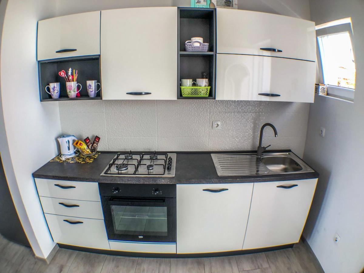 Apartments By The Sea Gradac, Makarska - 13181 Dış mekan fotoğraf
